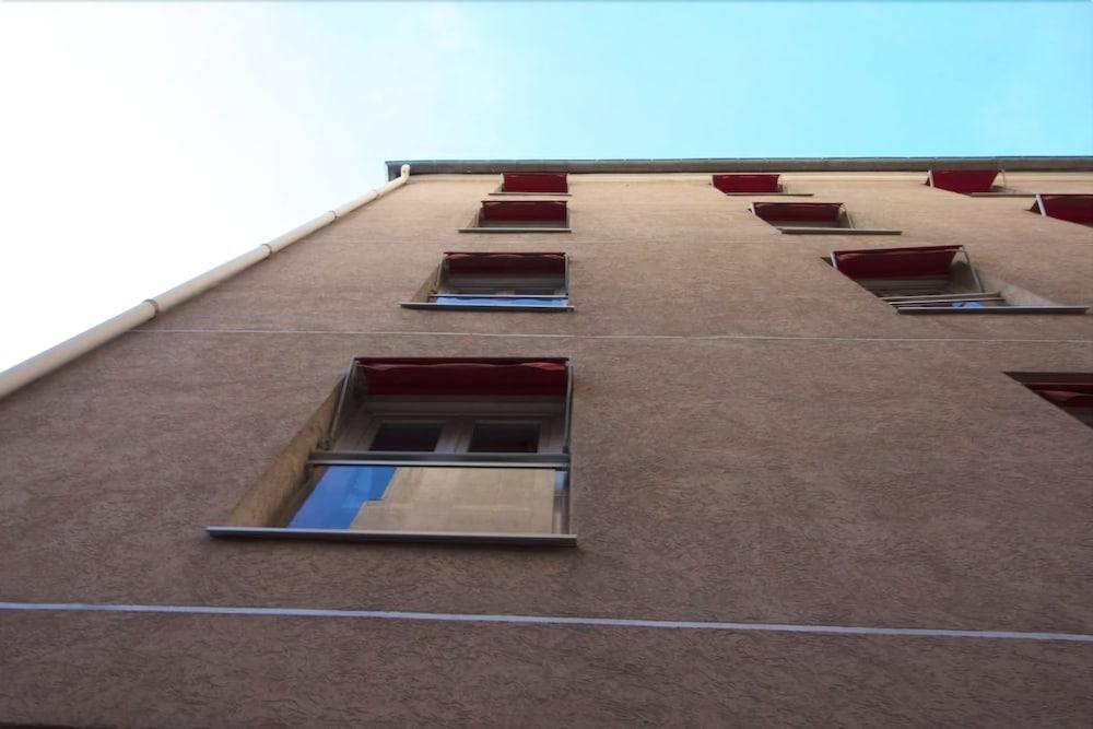 Auberge Internationale Des Jeunes Paris Exterior foto